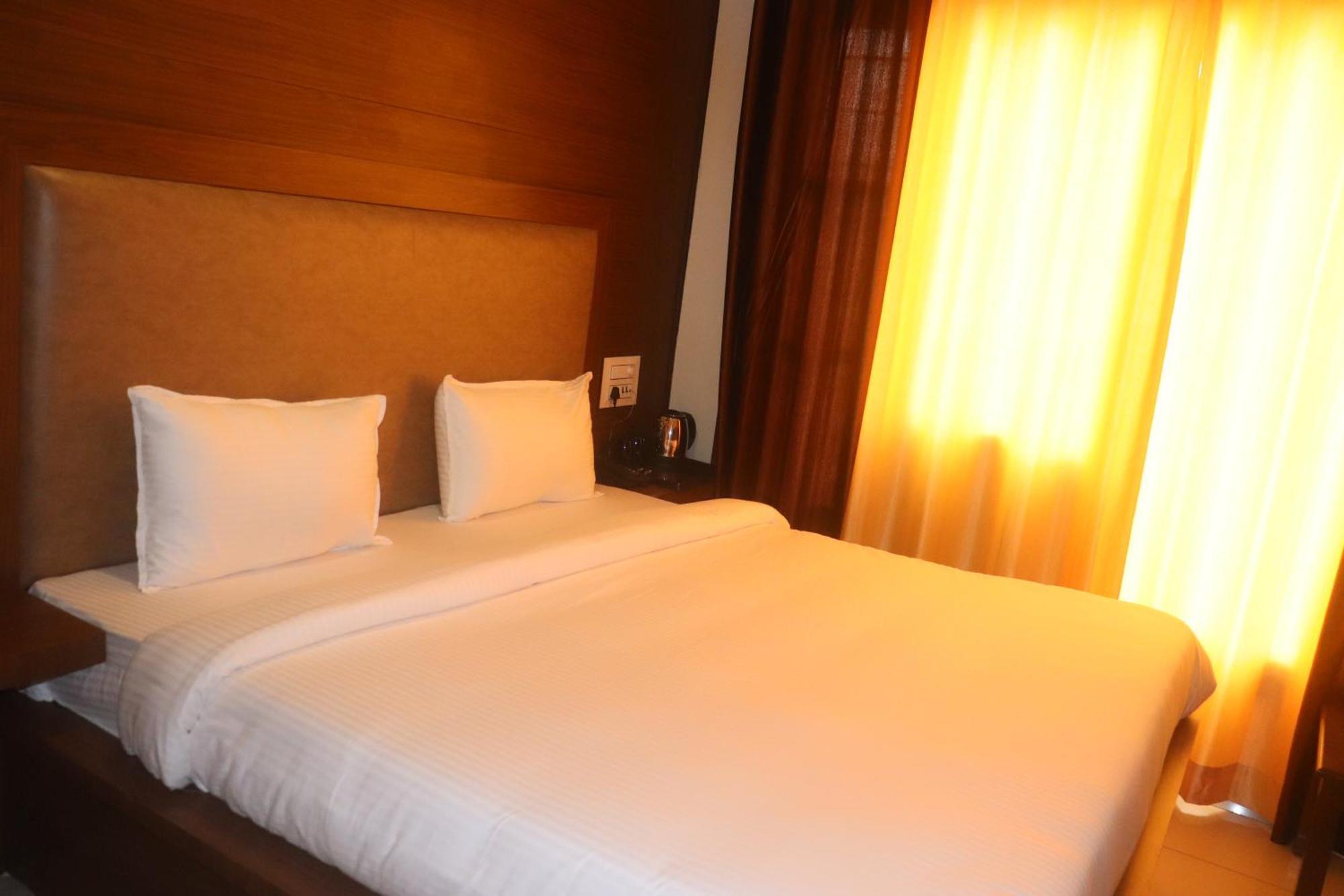 Hotel Park Street Pathānkot Екстериор снимка